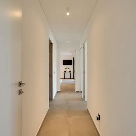 Ocean & Pool Retreat By Hostwise Feriehus