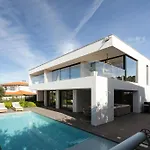 Holiday home Ocean & Pool Retreat By Hostwise